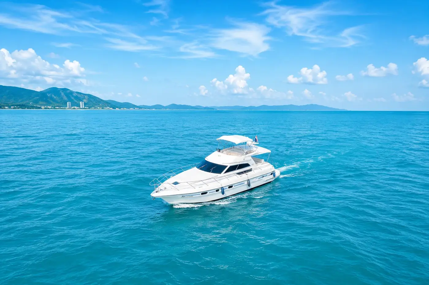 Romechok, 38 ft motor yacht for charter in Pattaya