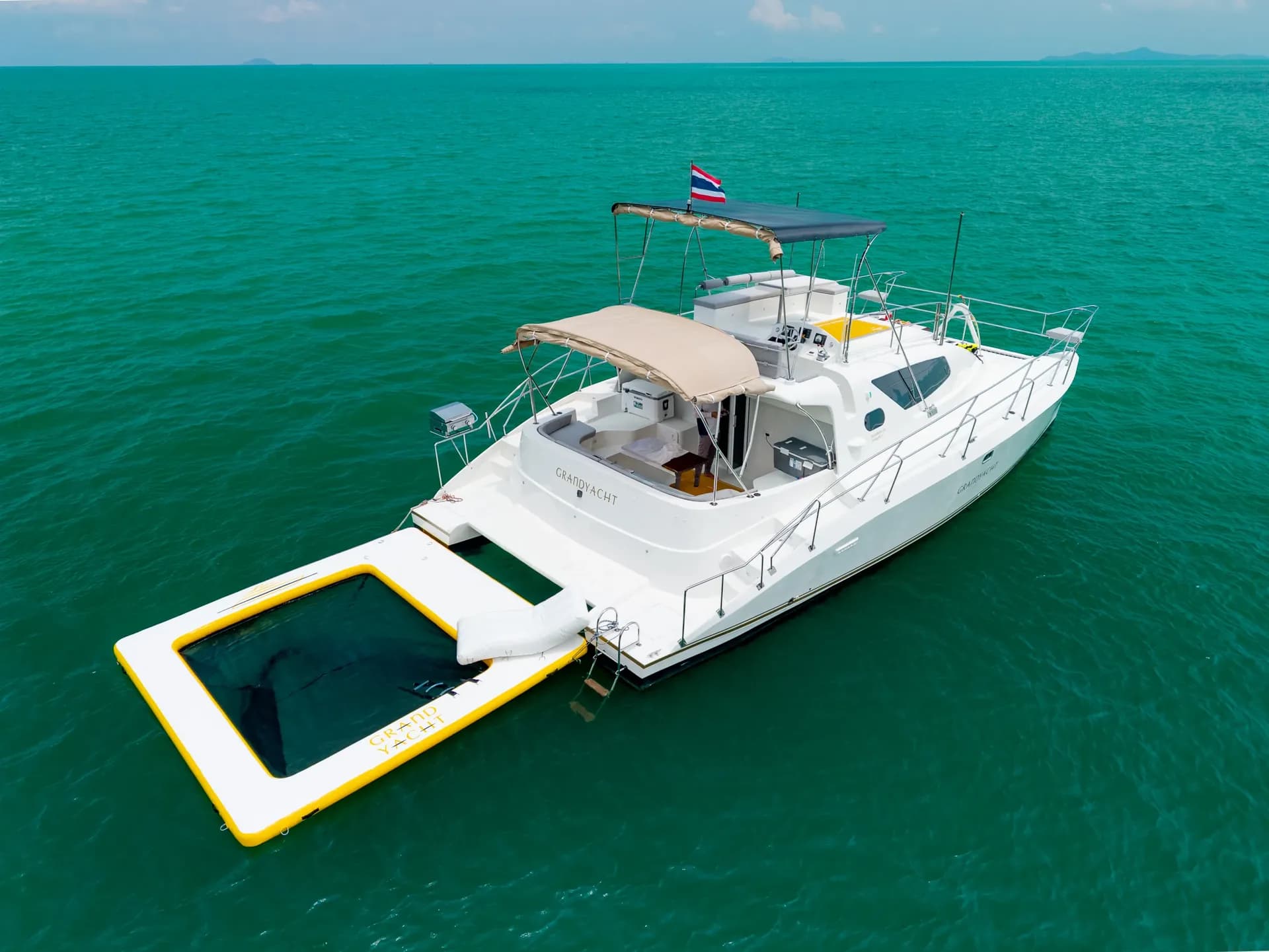 Utopia, 38 ft motor yacht departing Ocean Marina