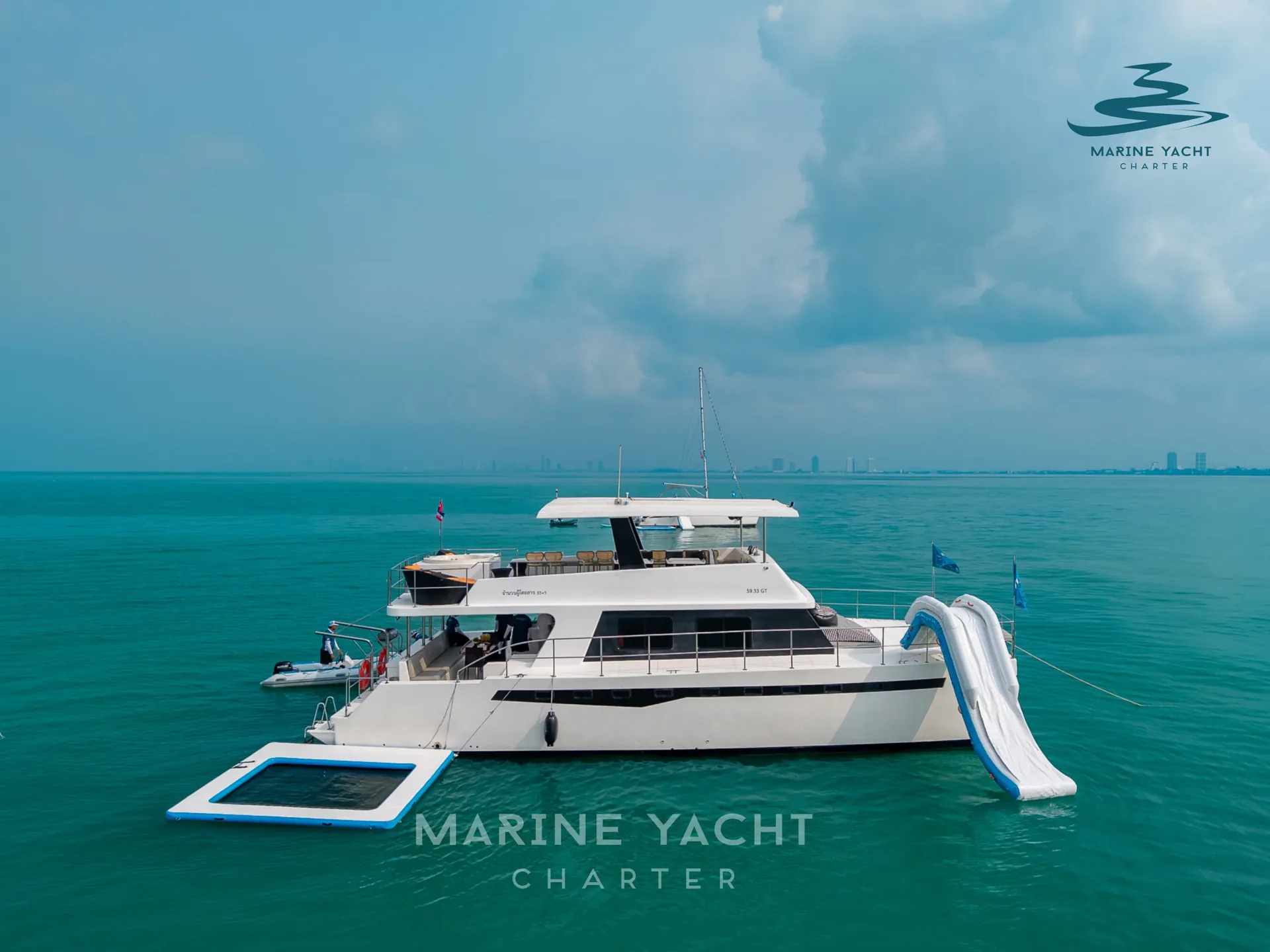 Harmony Rise, 50 ft motor yacht underway