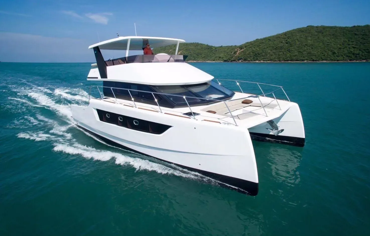 Jedo, 50 ft yacht departing Ocean Marina
