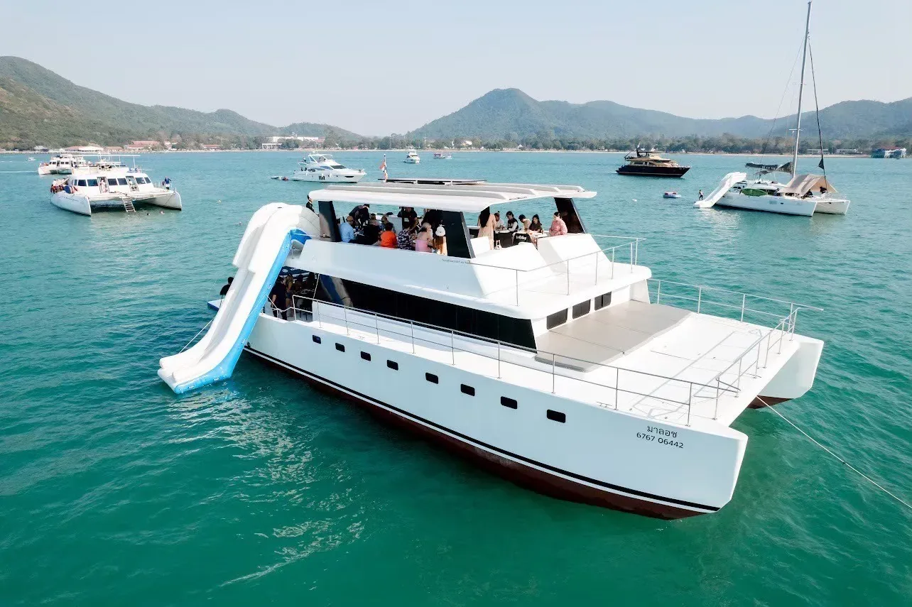 Maloch, 60 ft yacht departing Ocean Marina